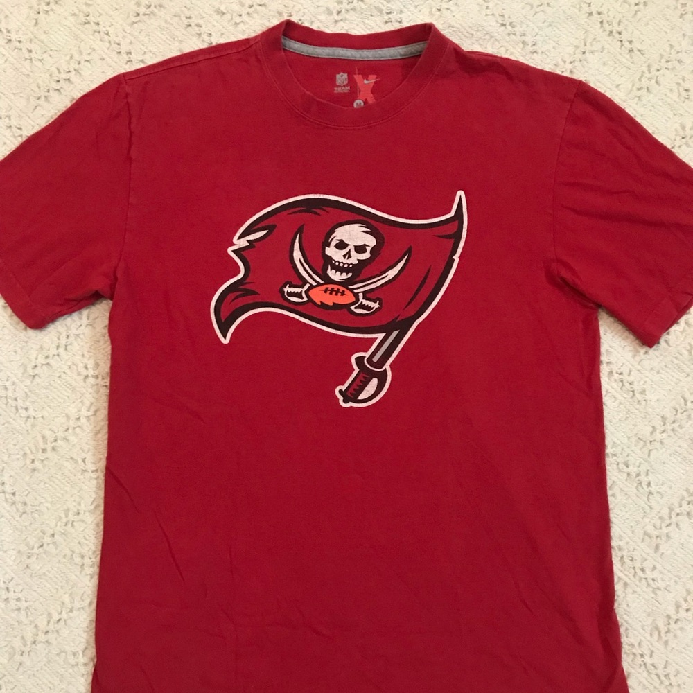 Nike Tampa Bay Buc’s Tee Shirt Men’s Medium